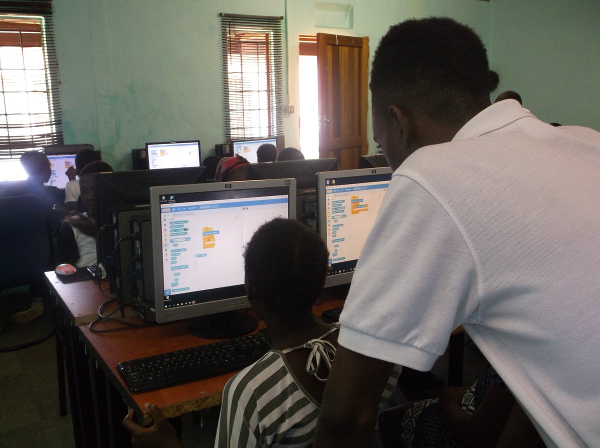 ThokozaYouth's tweet photo. @AfricaCodeWeek 
#ThokozaProgressiveYouth
#TPYFutureDevelopers

Africa code week taking place at Grinacker skills center at Thokoza Alberton 
#GrowingWithGoogle
@SAP 
@LifeatSAP https://t.co/hrQ3uTyqjg