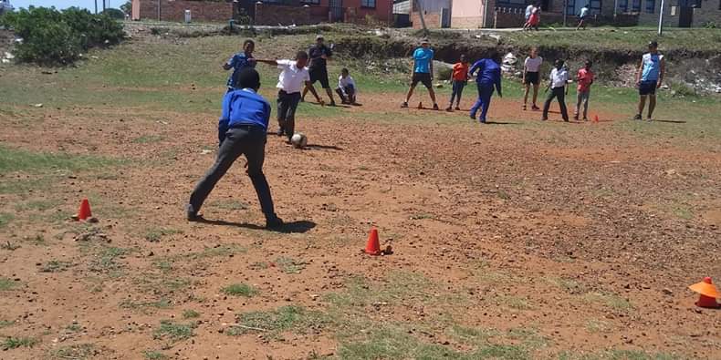 SymphonyCoachi2's tweet photo. I'm really proud to have been part of the Arsenal Gap year ,coaching and teaching in South Africa ,and still part of the @Arsenal family now I'm based at The Arsenal Hub . We do lots of great work , great team great people,I love it !! https://t.co/8b2WfVtFyM
