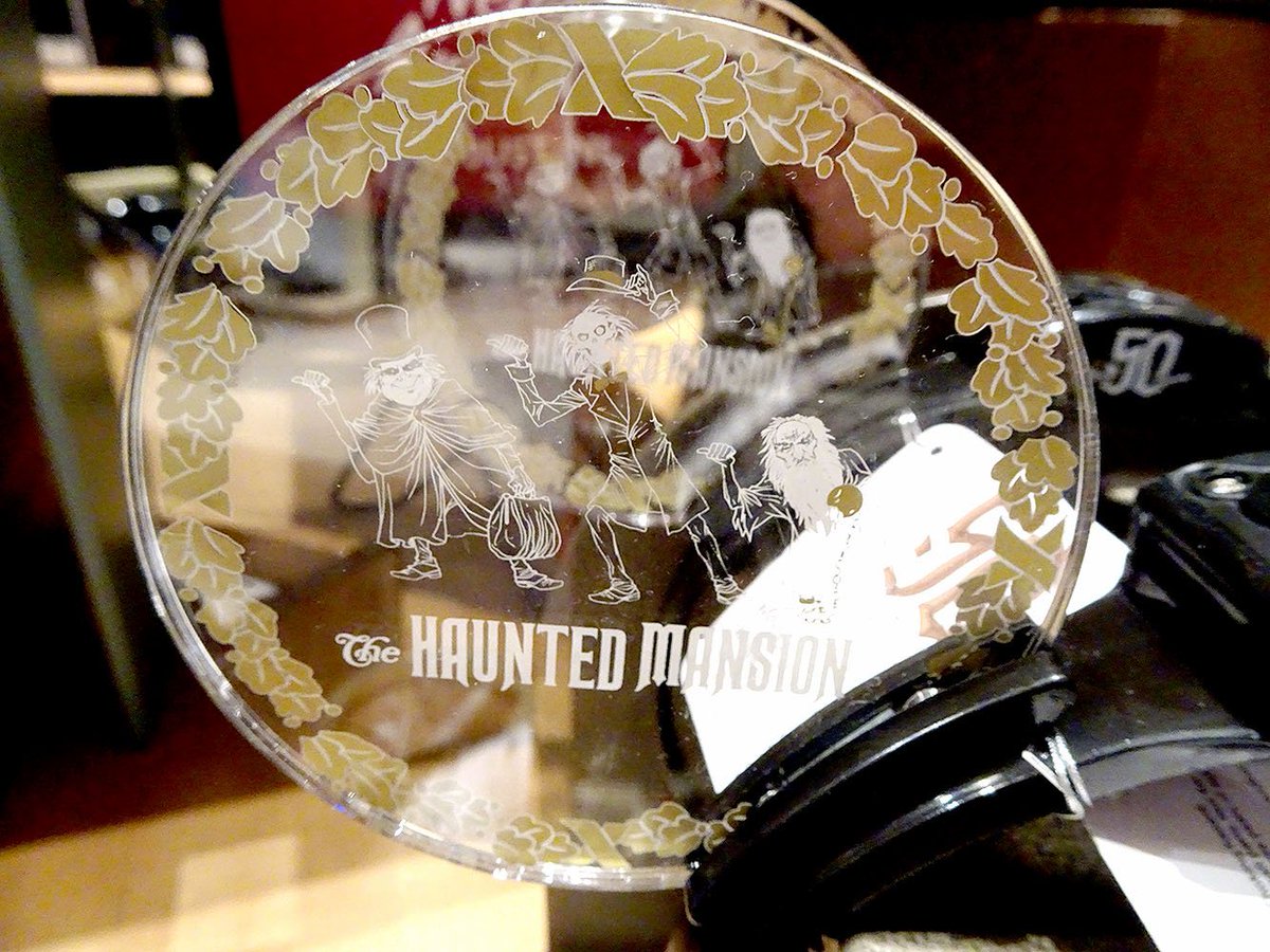 ヒロ ワールド オブ ディズニーのグッズをご紹介 ホーンテッドマンション50周年グッズです 光るカチューシャ 耳の部分にはしっかりとおなじみのゴーストたちが Mndlr カリフォルニアディズニーランド 19aug