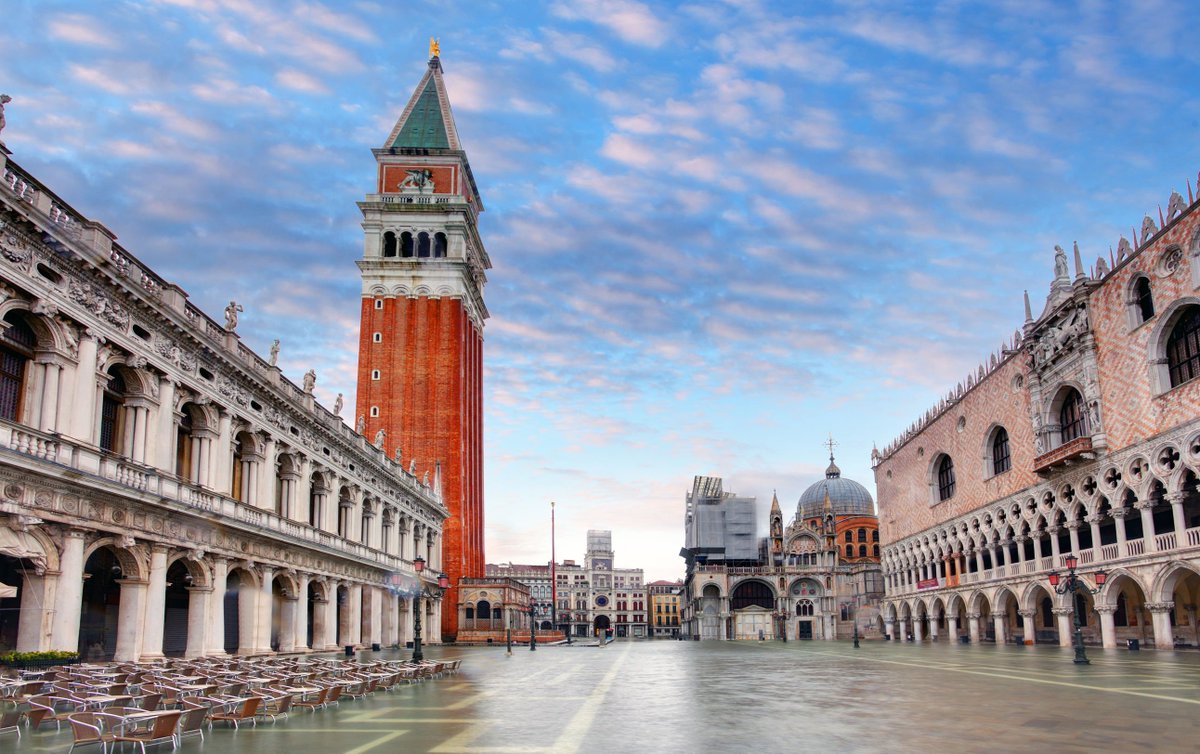 A mesmerizing view of San Marco Square in #Venice! 

#Travel #Italy #BeautifulVenice