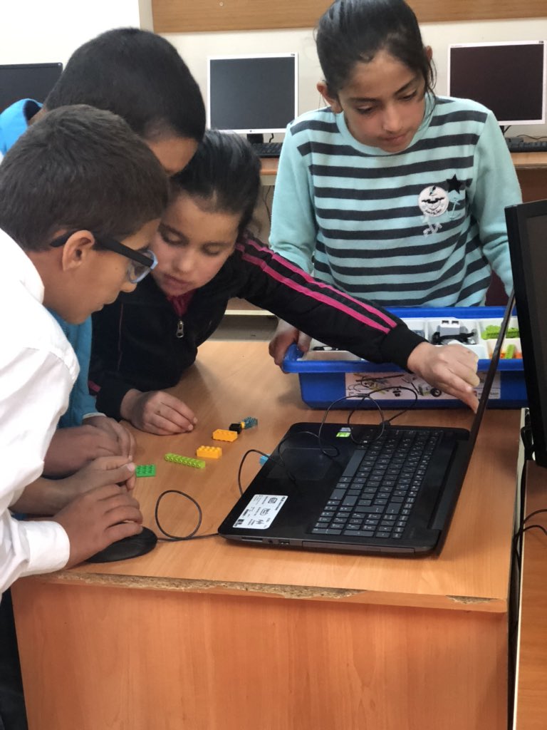 Mollakara Ortaokulu kodluyor 😊 #KodlAğrı 
<a href="/tcmeb/">Millî Eğitim Bakanlığı</a>
<a href="/ziyaselcuk/">Ziya Selçuk</a>
@AgriValilik
@suleyman_elban 
@agriarge 
<a href="/agrimem/">AĞRI MEM</a>
<a href="/mfaruktekinn/">Mehmet Faruk Tekin</a>
<a href="/Diyadin004/">DİYADİN KAYMAKAMLIĞI</a> 
<a href="/Hasandgn40/">Hasan DOĞAN</a> 
<a href="/atillaaslan_/">Atillaaslan</a>
<a href="/diyadinmem/">Diyadin İlçe Milli Eğitim Müdürlüğü</a>