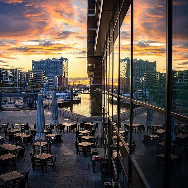 ...
Schönheit × 2= 😍
...
📷 @martinh_hamburg
Ausgewählt von @mein_hamburg_und_ich
...
✖ Markiere deine Hamburg Fotos
✖ Tag #IgersHamburg
...
#igershamburg #igers #hamburg 
#hamburgahoi #hamburg_de #meinhamburg 
#hamburgcity #hamburgermomente #hamburgentdecken #hamburgmein…