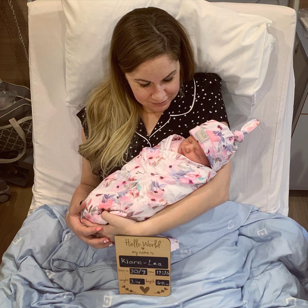 Happy Birthday to my beautiful sister-in-love @chanelle_lombard_boshoff ...may this next year and season of motherhood be the most amazing time of your life so far!!! Thank you for being the kind, fun, loving, gentle, optimistic, passionate person that you are!!! Looooove you!!!