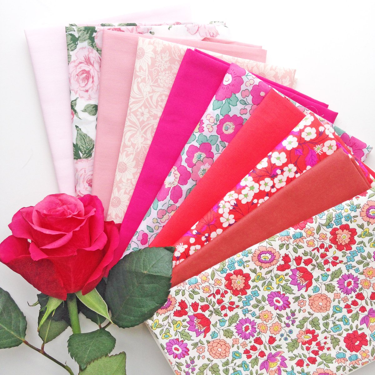 The Rose Bouquet bundle of Liberty patterns mixed with plain Tana Lawn #alltanalawnbundle #fatquarterbundle #Libertyfabric #Libertyplains #beautifulfabric #inlovewiththisbundle alicecaroline.com/product/libert…