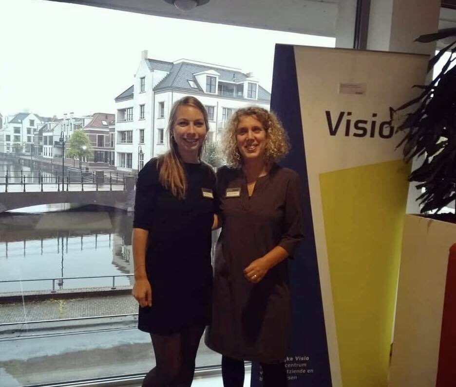 Al vroeg op pad voor <a href="/KonVisio/">Koninklijke Visio</a> met mijn collega <a href="/AnneHoekstra93/">Anne Hoekstra</a>.  #seniorenbeurs <a href="/bussum/">Bussum</a> .  Wat een feest op de vroege zaterdag morgen!☕️