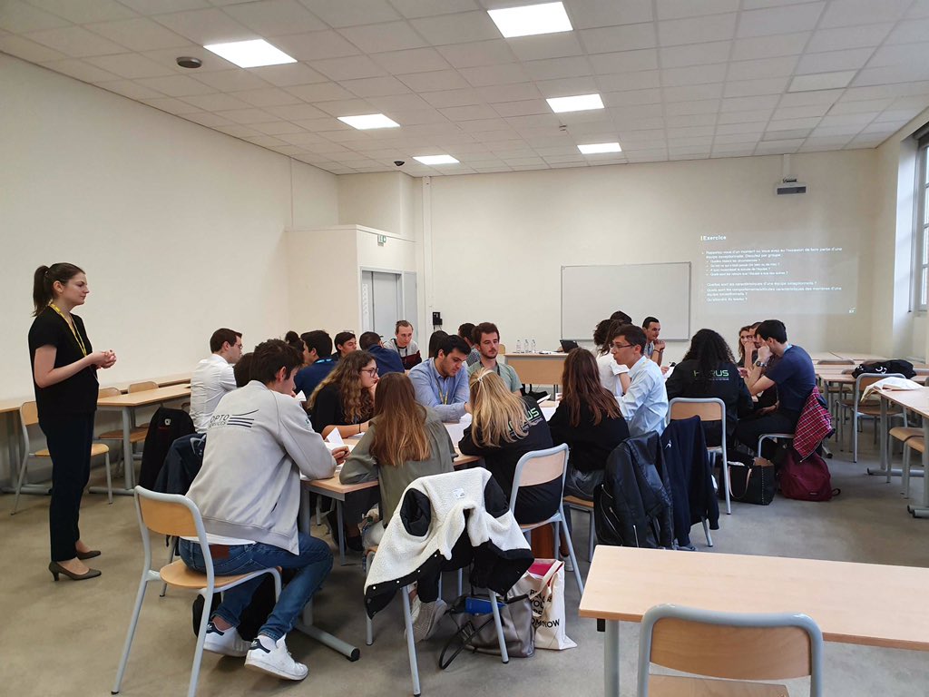 Junior-Entreprises (@cnje) on Twitter photo Les Congrès sont des moments clés pour la formation de nos #JuniorEntrepreneurs !
Grâce à nos partenaires, aux #JuniorEntreprises et à l’équipe <a href="/cnje/">Junior-Entreprises</a>, des dizaines de formations sont dispensées dans chaque région lors de ces week-ends !
#WeAreJE #50ansJE #CRASO19 Les Congrès sont des moments clés pour la formation de nos #JuniorEntrepreneurs !
Grâce à nos partenaires, aux #JuniorEntreprises et à l’équipe <a href="/cnje/">Junior-Entreprises</a>, des dizaines de formations sont dispensées dans chaque région lors de ces week-ends !
#WeAreJE #50ansJE #CRASO19