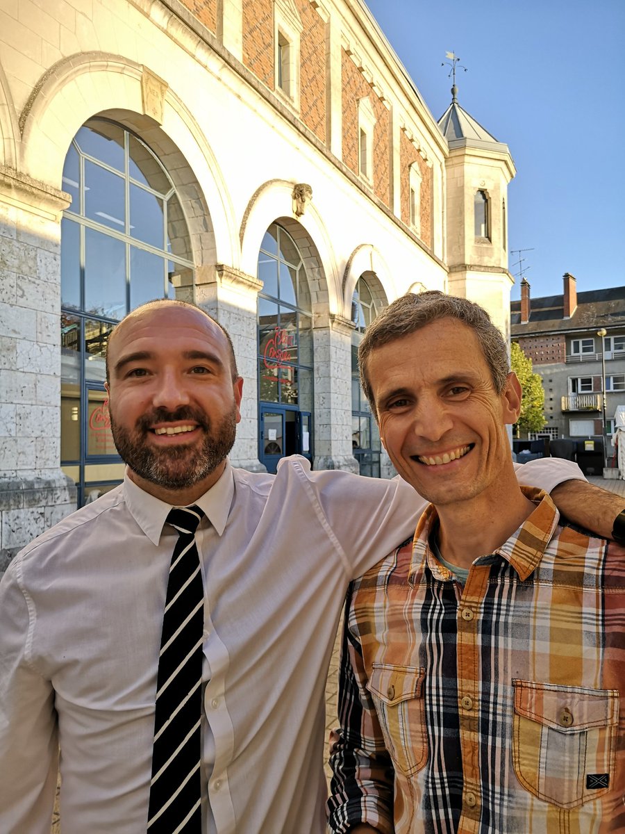 Compagnons_Vent's tweet photo. #rvh 2019. La Sorbonne mène à tout, sur les ondes (#franceculture #lecoursdelhistoire) et dans les airs ! Les rafales de vent ont empêché le vol prévu alors nous en profitons pour retrouver cette formidable université populaire et l'ami @XavierMauduit https://t.co/3LCcpmZTeP