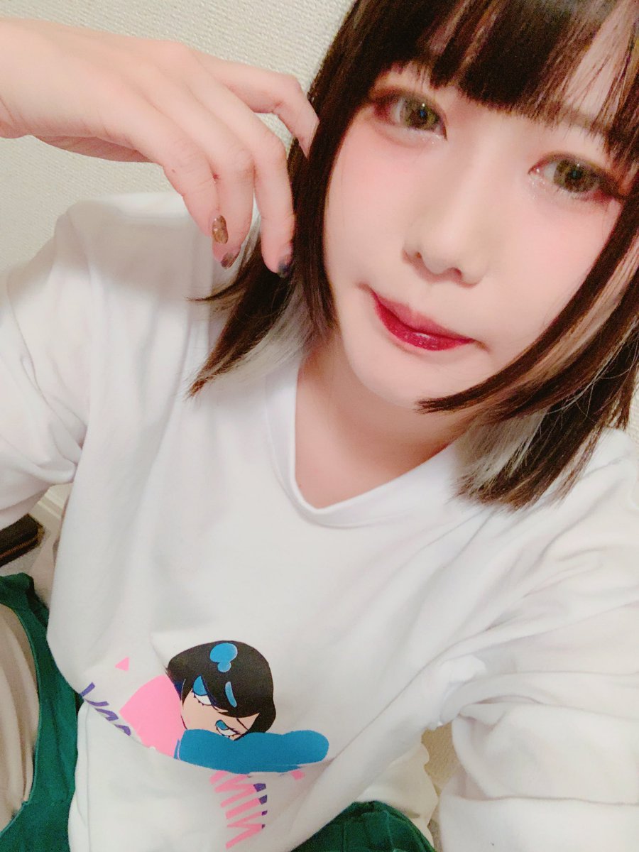 disnyna's tweet photo. 撮るタイミングが下手な自撮りをあげるヨお和みください https://t.co/uHvWSJdmsm
