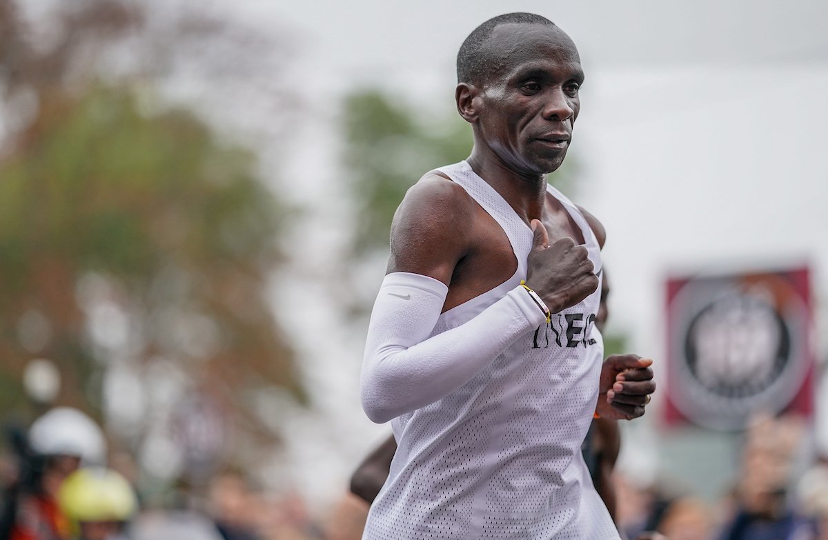 ⏱️ INEOS 1:59 Challenge | 37km

<a href="/EliudKipchoge/">Eliud Kipchoge - EGH🇰🇪</a> has just 5km separating him from one of the defining moments in the history of marathon running. 

Shout with us, come on Eliud! 💪

📺 Watch live: bit.ly/INEOS159Live

#INEOS159