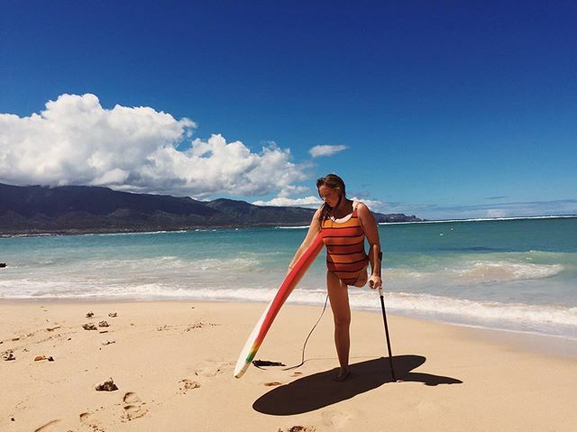 Hanging 5 in the mecca of the surfing world🤙 It. Was. Intense. 🌊 Couldn’t have done it without the support from <a href="/cafoundation/">Challenged Athletes Foundation</a> and lessons from <a href="/skudinsurf/">Skudin Surf</a> + @localssurfschool ⁣🏄🏻‍♀️

#surf #hawaii #iamadaptive #amputee #challengedathletesfoundat… ift.tt/2pkdcWH