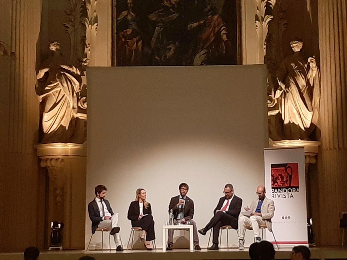 pandorarivista's tweet photo. #Pandorarivistafestival 
SHARP POWER: LE NUOVE FORME DEL CONFLITTO INFORMATIVO

Con @PaoloMessa @centrostudiusa, @alearesu Direttore scientifico @scuolapolitiche, @fpmvoce Cybersecurity Consultant e Alberto Prina Cerai, redattore Pandora Rivista https://t.co/y90wKhzp0L
