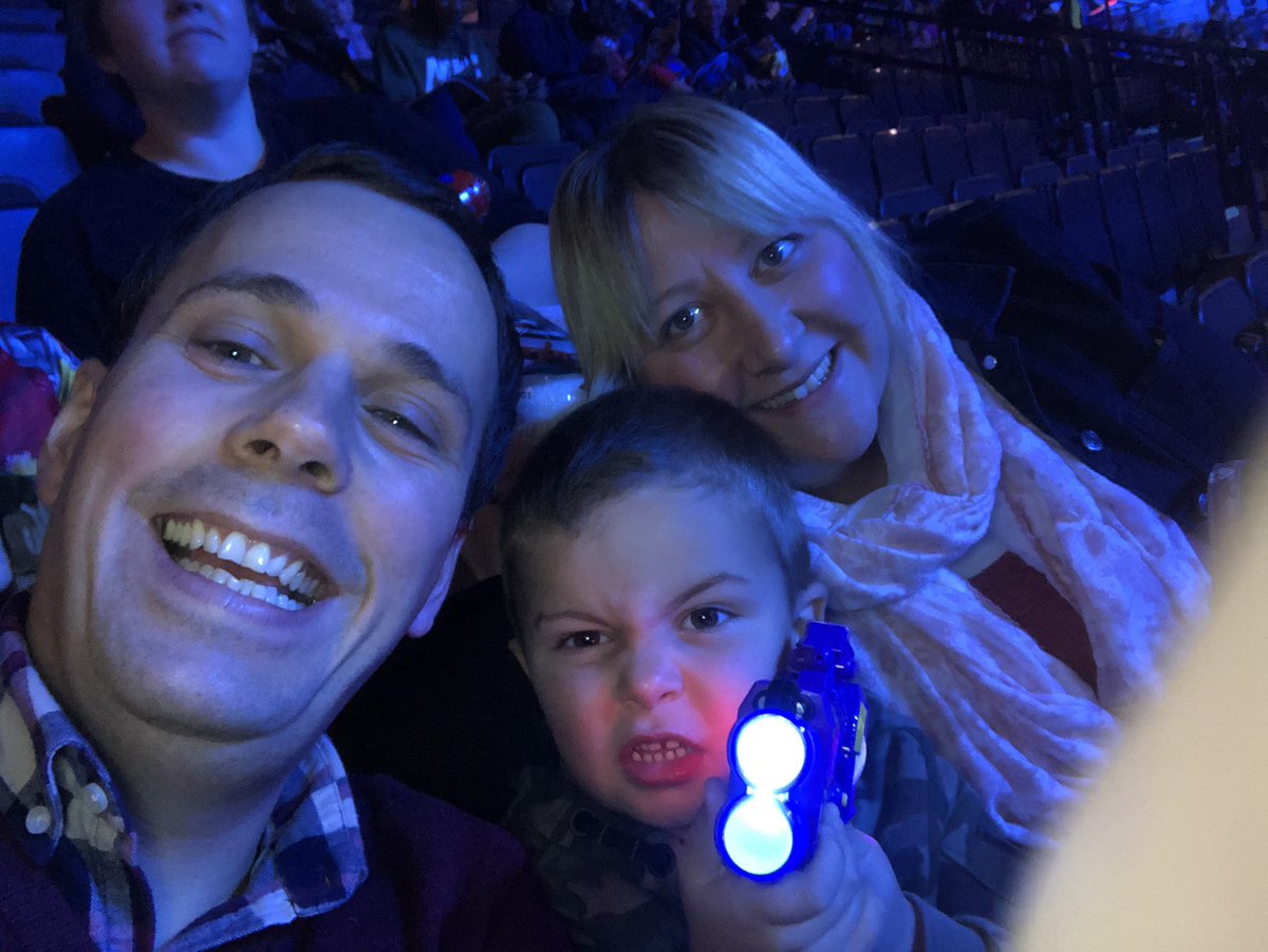 #marveluniverselive