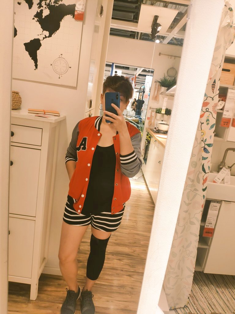 1210Zee's tweet image. Got out of bed, threw a jacket &amp;amp; shoes on &amp;amp; did an ikea tour to get some INSPIRATION... 😁

#WeekendOOTD

#ConsiderMeInspired 😂😬