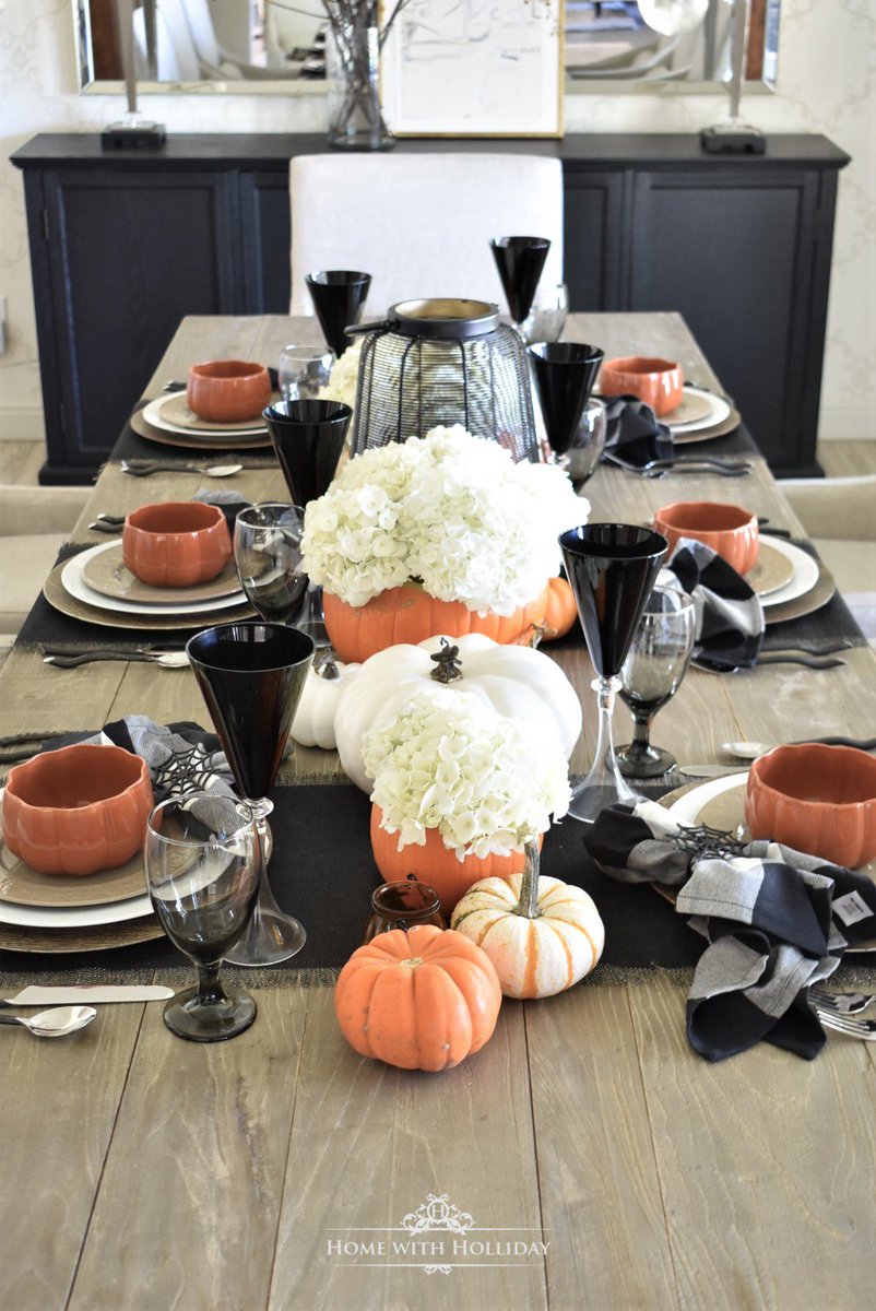 hmwithholliday's tweet photo. Elegant Halloween Tablescape with Fresh Hydrangeas https://t.co/aKh8nXdXzi https://t.co/df5T0L57ff
