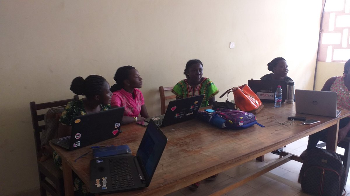 PyLadies_Kumasi's tweet image. Its Day 5 of our bootcamp. We spent two insightful hours going deep into object oriented programming. We spoke about classes, inheritance, encapsulation etc Thank you @opodame for your taking us through today's session. #Pythonistas #PyLadiesKumasi #womenwhocodeinpython