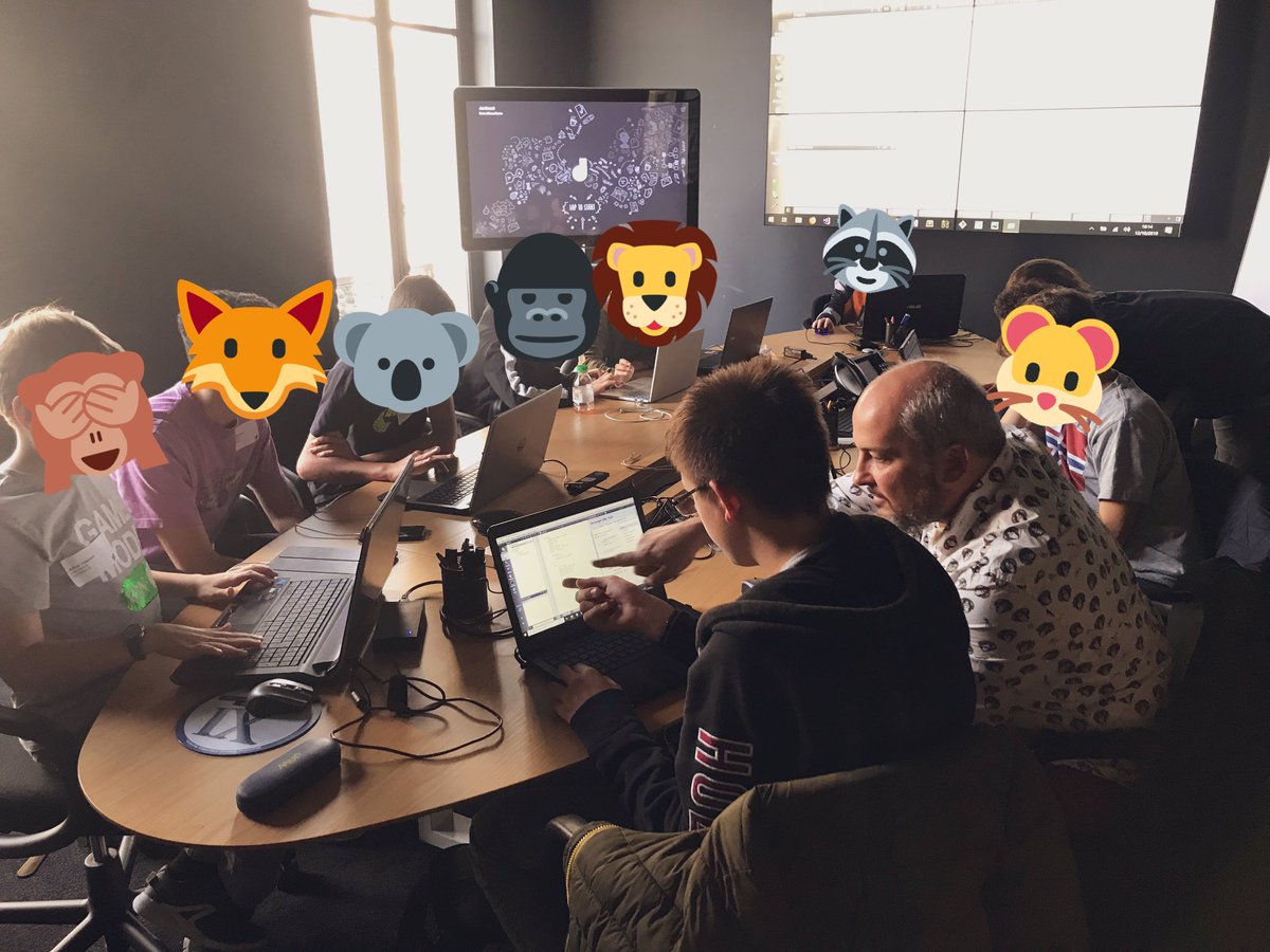 CoderDojoParis's tweet image. Tres impressionnés par l’énergie et la créativité de nos codeurs en herbe cet après-midi pour la session #CoderDojoParis chez @TwitterParis ! Robotique, scratch, html, applications mobiles sont les ateliers proposés cet après-midi par nos mentors bénévoles 🔥