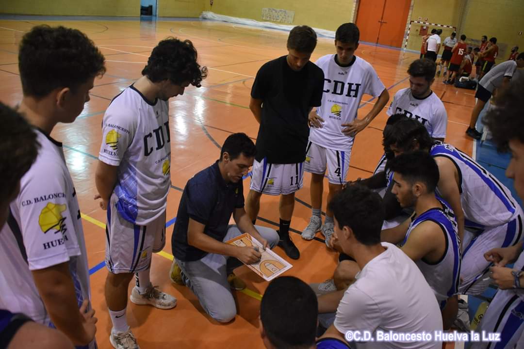 CiudadDeHuelva's tweet photo. A las 20:00 nuestro equipo Senior masculino de Liga Provincial juega la final del I TORNEO VILLA DE TRIGUEROS, organizado por el @cbtrigueros.
¡Ven a Trigueros a animar a tu equipo! https://t.co/Mj7mTshcIn