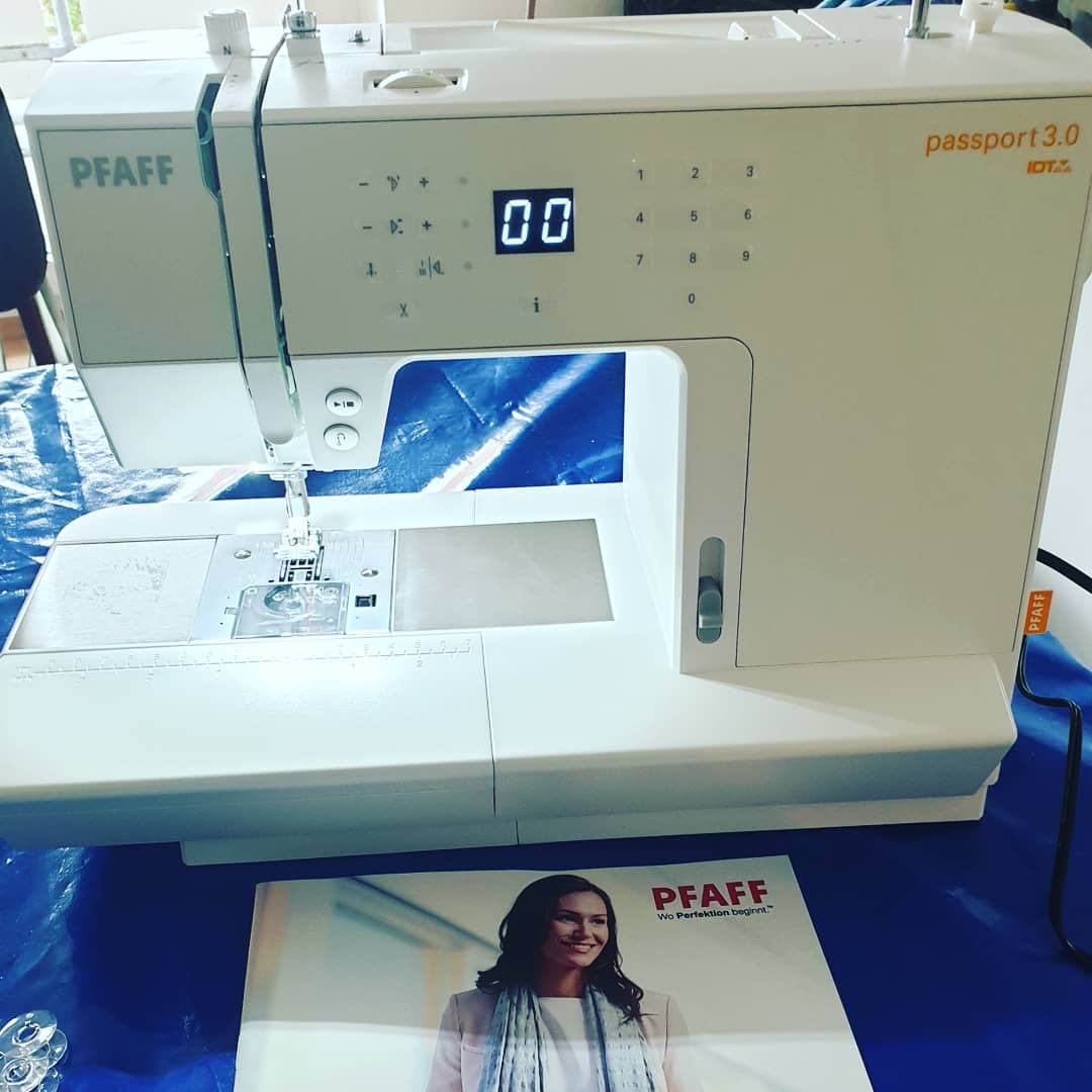 Neue Nähmaschine ist da. Die alte hatte leider einen etwas größeren Schaden. Ab jetzt kann es wieder weiter gehen.

#lordskepticon
#handmade