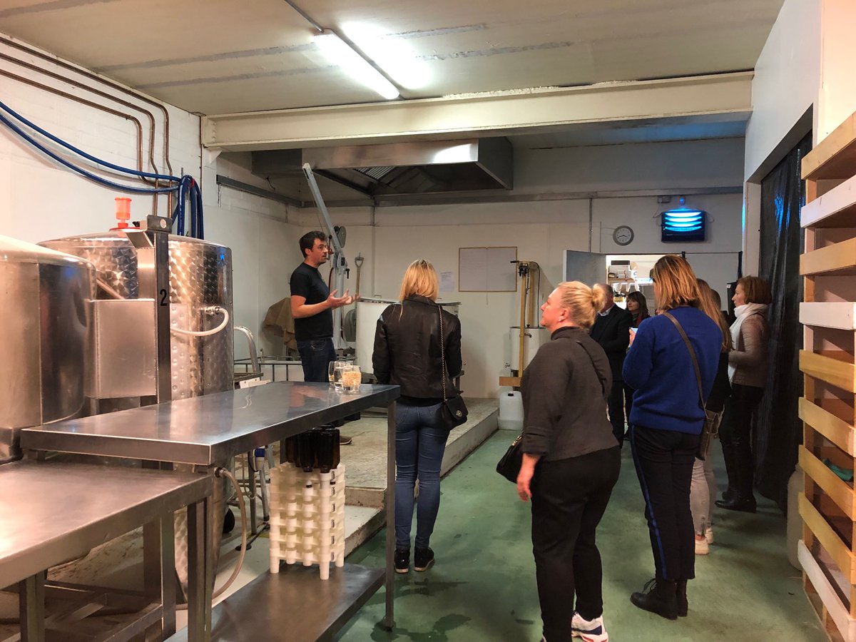 thatssoredmond's tweet photo. Meet Thirsty Frank master brewer in ⁦@ClonakiltyBrew⁩ Ireland’s second smallest independent brewery guiding our ⁦@TasteTheIsland⁩ media group through the intricacies of brewing beer ⁦@FailteIntMedia⁩ ⁦@Slainte https://t.co/0X5snSRs2K