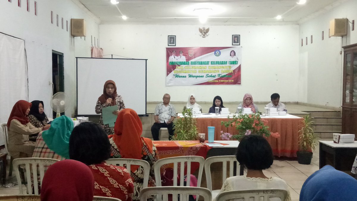 Jum'at (11/10) Musyawarah Masyarakat Kelurahan (MMK) oleh FKK Kelurahan Karangayu " Waras Wargane Sehat Kuthone" dihadiri oleh Kepala Puskesmas Karangayu Bp Wahyoto dan Kasi Kesos <a href="/Kec_SMGBarat/">Kec Semarang Barat</a> Ibu Suti.
Cc: <a href="/hendrarprihadi/">Hendi (Hendrar P)</a> <a href="/mbakITASMG/">HevearitaGunaryati R</a> <a href="/tartikaho/">tartik</a>