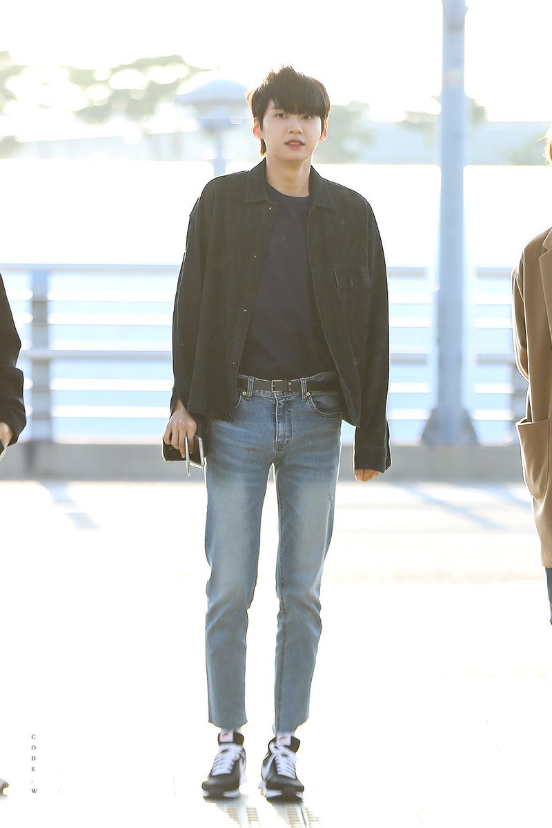 CodeW_960608's tweet photo. 191012 가을화보 주인공 ☀️
#이진혁 #진혁 #LEEJINHYUK #JINHYUK #아기태양이진혁 https://t.co/cyGFZC9hMQ