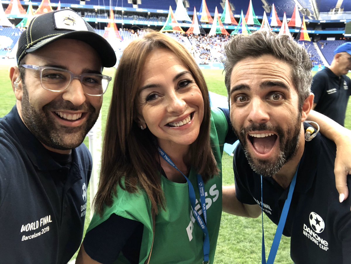 Sevillista y culés en armonía en tierra perica. Viviendo a tope las finales de la @danonenationcup @gerardromero @RobertoLealG #DNC2019 #PlayFootballChangeTheGame