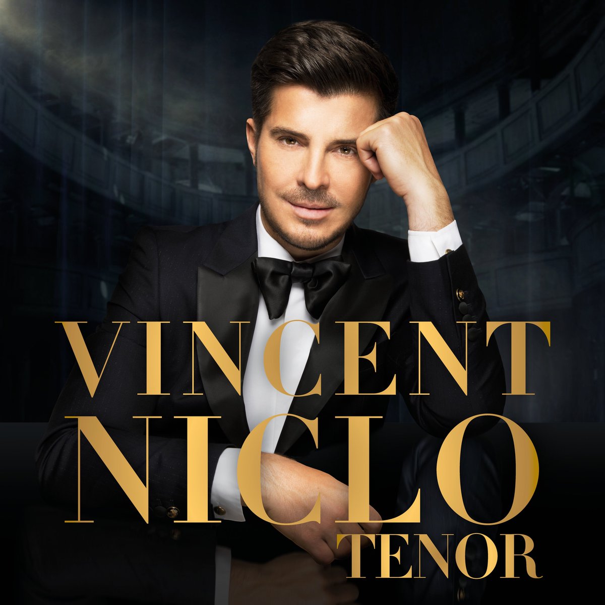 Le ténor français <a href="/vincentniclo/">Vincent NICLO</a> a diffusé la couverture de son nouvel album #TENOR sortie officielle le 22 novembre 2019 !

Comment vous la trouvez ?
RT avec votre avis.