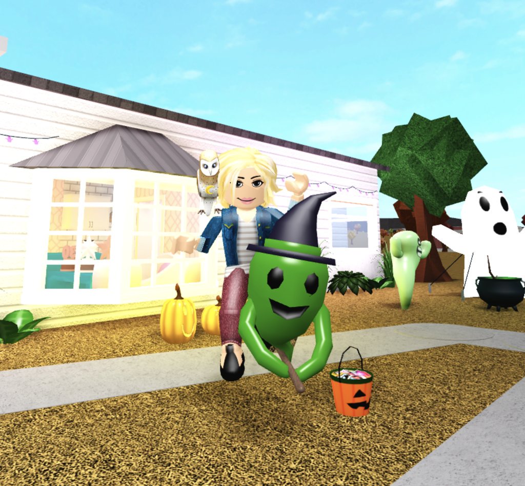 Arsen Girl On Twitter I Feels Like A Ghost Riding Kind Of Day Dontchathink Bloxburg Welcometobloxburg Roblox Bloxburgroblox - i think i m addicted to bloxburg roblox