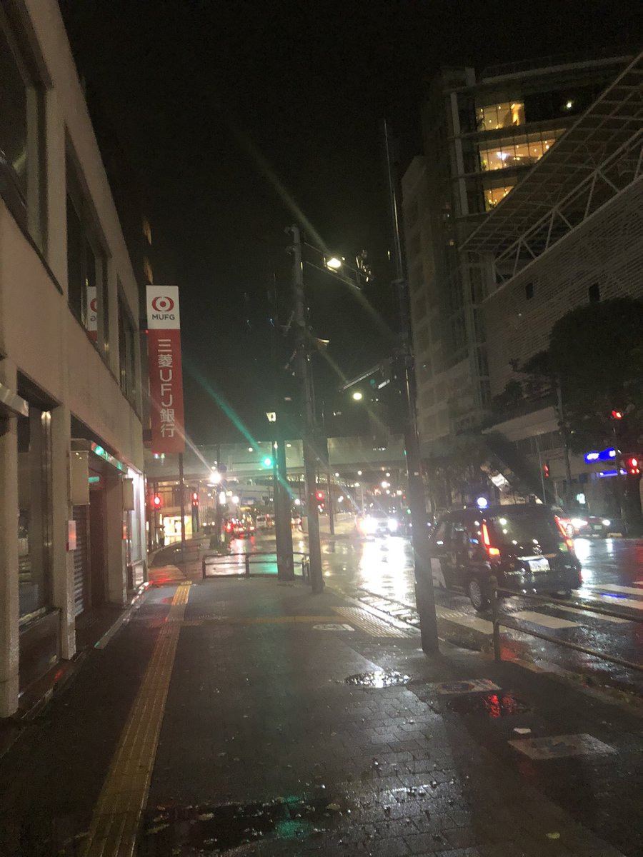 ayurion's tweet image. #台風19 #二子玉川

もう雨風は止んでいる、二子玉川駅前