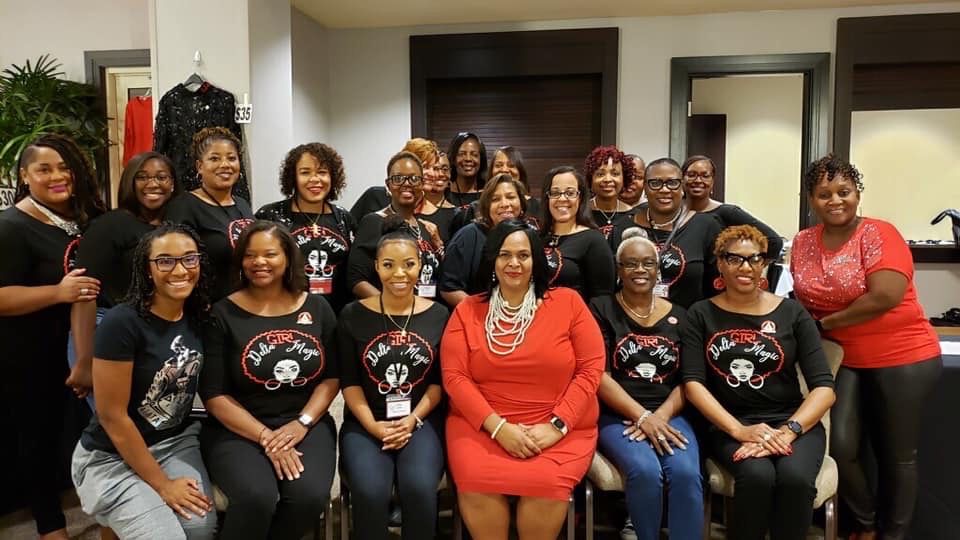 DST1913Midwest's tweet photo. The Midwest Region’s state clusters kicked off last night! First up, we’ve got Michigan, Wisconsin, and Ontario. Collegiate and alumnae Sorors are gathered in sisterhood to fellowship and do the work of Delta! Oh
#DeltaGirlMagic
#MidwestDST https://t.co/y5Io5cqVNb