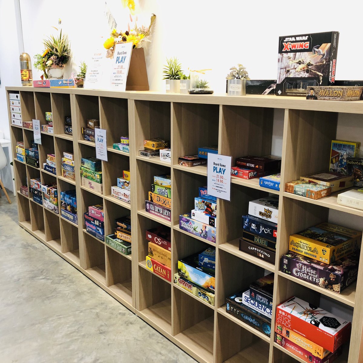 meeplescafe's tweet photo. A new hangout place for boardgamers in #JB #IskandarPuteri! π
#OpeningHours:
Weekdays 4-11pm,
Weekends & PH 2-11pm.
#MyLefko #Lefko #LefkoBGC #WeLoveBoardGames #JohorBahru #EcoBotanic #BoardGames #MeeplesCafe #Malaysia π²πΎ https://t.co/Aef5IV6u0Y