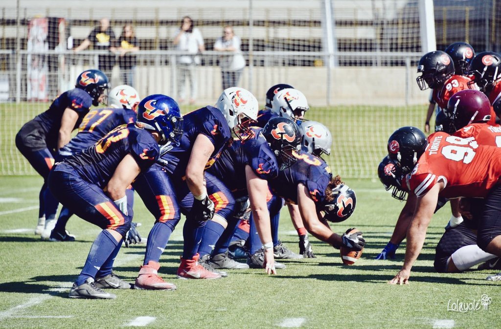 🏈GAME DAY🏈 Esta tarde a las 17:00 h en Budapest partido de clasificación para el campeonato europeo 2020. HUNGRÍA 🇭🇺 🆚️ 🇪🇸 ESPAÑA El partido es en directo en el canal Digi Sport 1 y luego se podra ver en youtube. #EnjoyFutbolAmericano #TeamESP #ESPasion @FEFA_Spain