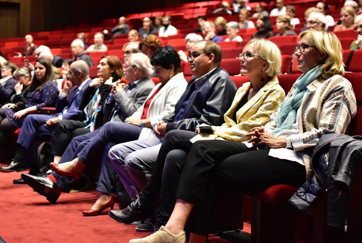 📚"Le vecteur n°1 de la lecture, c'est l'affect : on offre à quelqu'un qu'on aime un livre qu'on a aimé" Daniel Pennac lance la nouvelle édition de la <a href="/25eheuredulivre/">La 25e Heure du Livre du Mans</a> qui a lieu tout le week-end aux Jacobins au Mans !