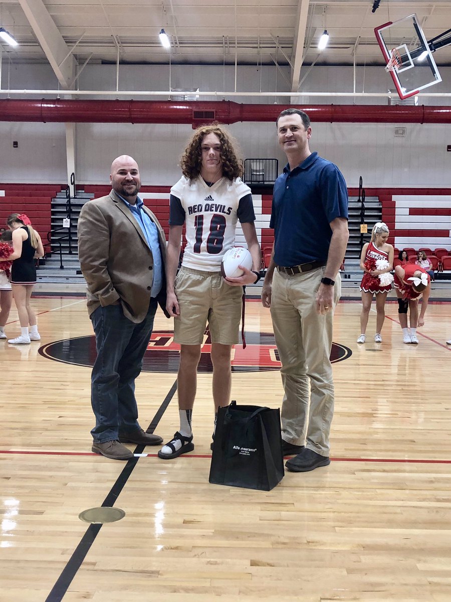 kellyfuller01's tweet photo. Alfa Student Athlete of the Month! Proud of my boy for all of his accomplishments!! https://t.co/nt5vxmQYaq