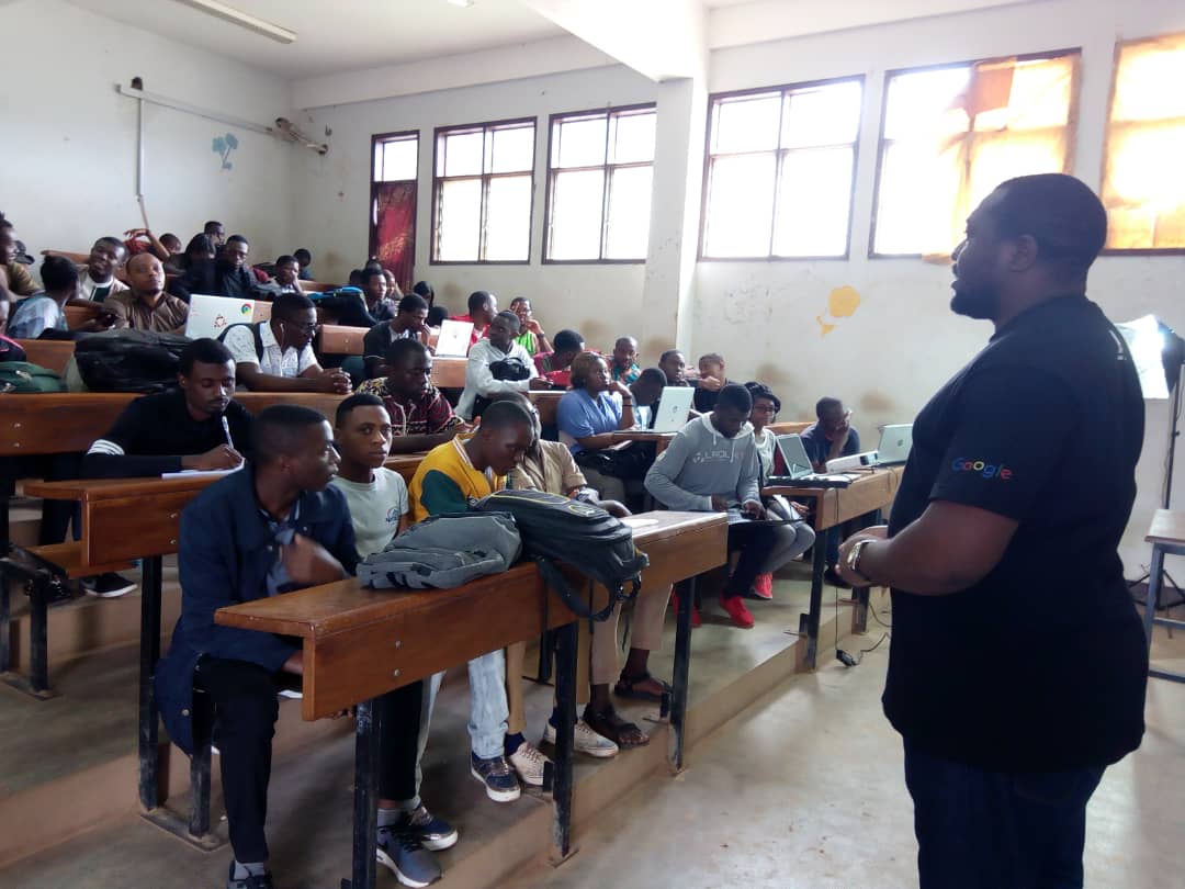 GDGYaounde's tweet photo. Bonjour à tous!!!
Lancement du DevFest19 ce jour au département d'informatique de l'Université de Yde 1.
#Devfest #DGDYde #DevFest19
#DevFestYde https://t.co/0MD4128RIn