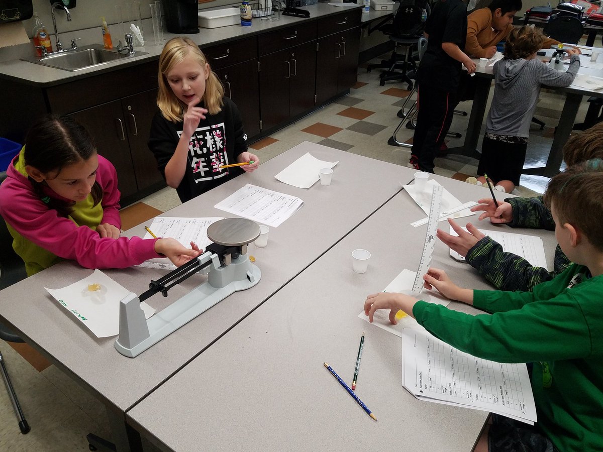amhamrick1's tweet photo. Part 2 of day 2 gummy bear lab, results #ojhs #6thscience @Otsego_Grade6 https://t.co/gieJZcBAtT