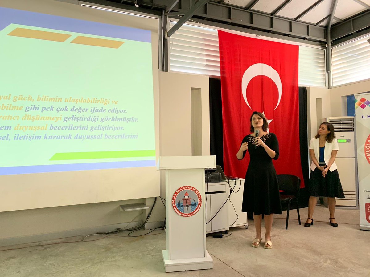 <a href="/StemVadisi/">STEMVadisi</a> Çalıştayımız Sayın Dr @defneyabas ve <a href="/_hasibo_/">hayriye sinem boyacı</a> sunumlarıyla devam etmekte...
#stemgelecektir #STEMvadisi