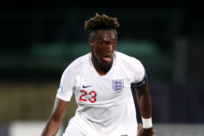 naija_corridor's tweet photo. Every Nigerians who has chosen to condemn the action of Tammy Abraham would not have rejected an American visa to work and improve the production capability over there, so why the cry!  #FarukVsShoprite #slipperchallenge #Lago #JudasTheRat #Wizkid https://t.co/onife6lTTG