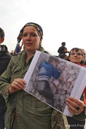 KurdistanAu's tweet photo. #RisUp4Rojava
Appel à participer aux manifestations de solidarité avec les Kurdes du Rojava
Le Mans: 16h, place des Jacobins, devant la 25ème heure du livre
#EthnicCleansingOperation
#UNstopErdogan https://t.co/3wsUVXGmTB