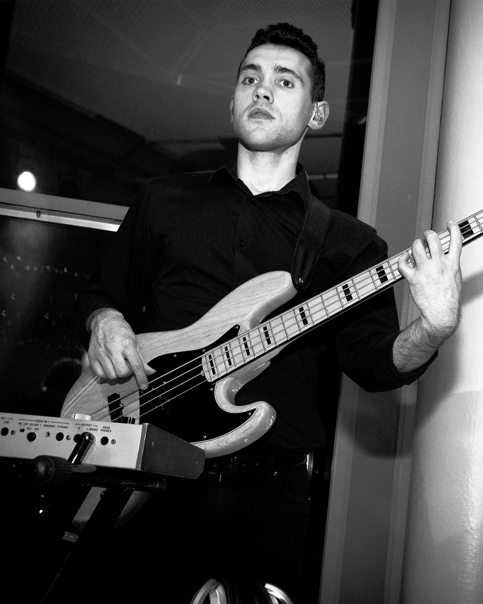 We celebrated #HugADrummerDay on Thursday so it would be rude not to do #HugABassistDay today! Shout out to @mikepowerbass, the legend of low-end loveliness. 🙌