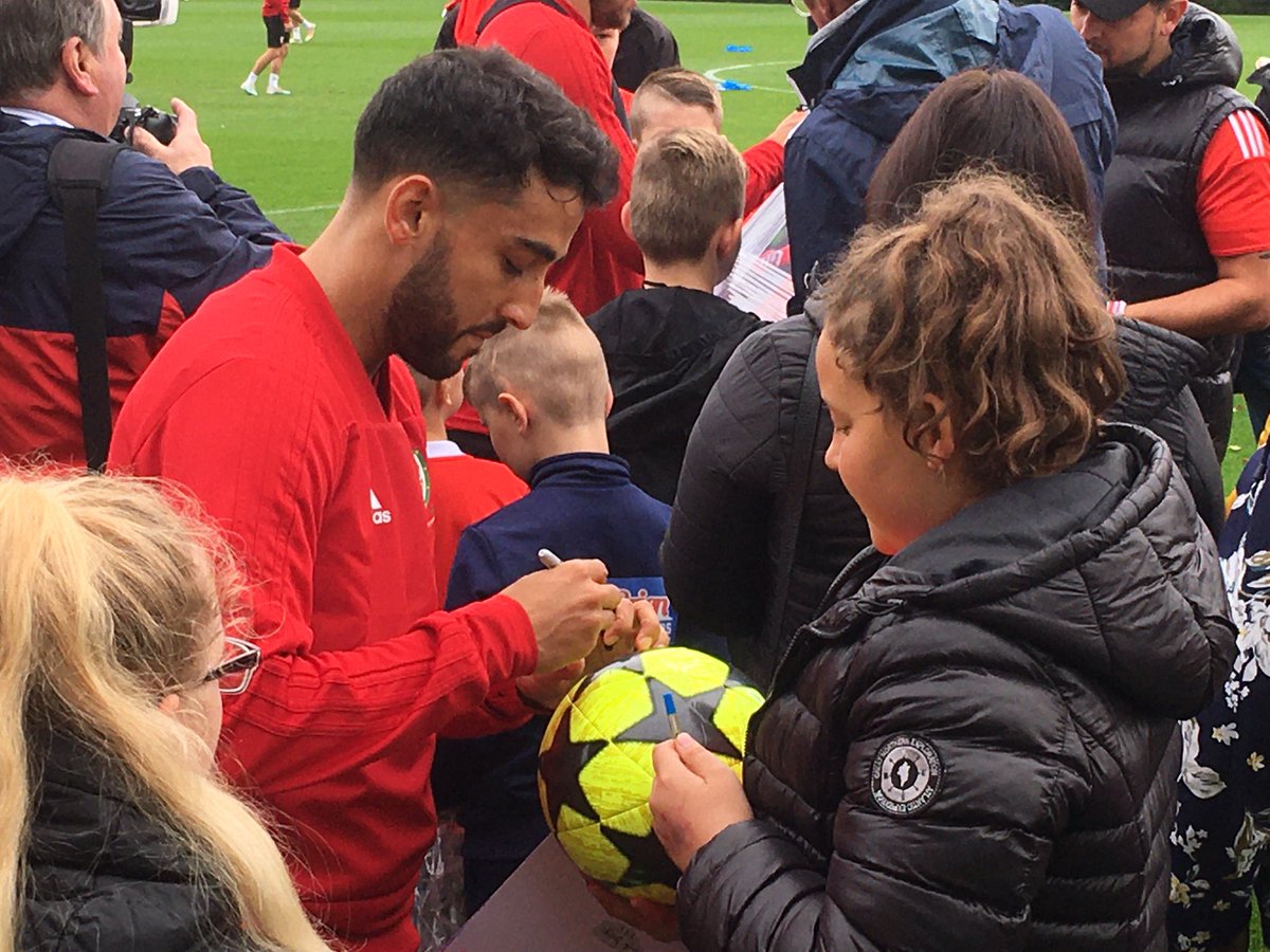 bernie_vickery's tweet photo. #LovellSWSW @NewportCityH @Lovell_UK What a fantastic experience for some lucky young people who joined us to watch the Welsh football squad train today for their big game against Croatia tomorrow! Good luck Wales. https://t.co/1aLfVe4elQ
