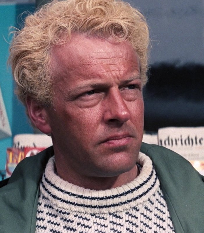 Happy birthday to British light entertainment legend Les Dennis, born this day in 1953. 
