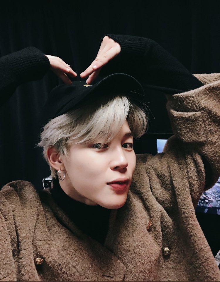 ii_kooky's tweet photo. Well always love you jimin!!! Happy BIRTHDAYY!!!
#LovelyJiminDay
#WithJiminTillTheEnd
#OurLightJimin
#OurSingerJimin
#OurStageFairyJimin
#CutieSexyLovelyJimin
#OurOctoberSerendipity
#1013Gift
#지민아_늘_사랑해 https://t.co/iZHGHiqd7i
