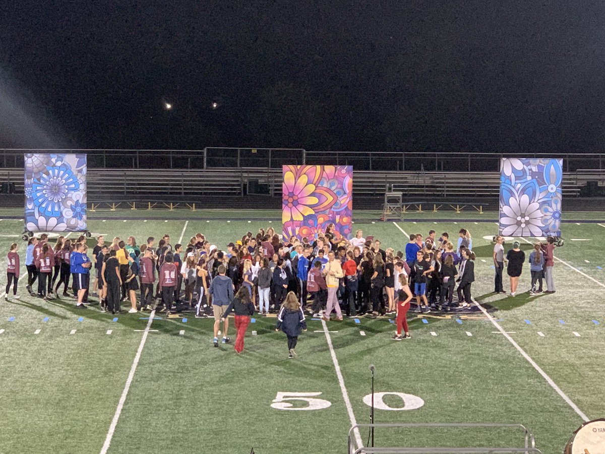 oq_band's tweet photo. Another awesome LHS band x OQ band meet-n-greet. The show looks great this year! #sd113a #oqms #rollstep https://t.co/Z7NoBCdTKv