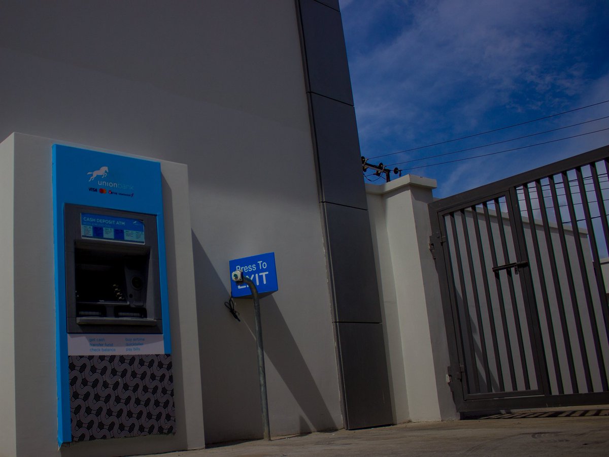 UNIONBANK_NG's tweet photo. If your answer to yesterday’s teaser was Lekki Admiralty Way, Lagos.
You’re very correct! 😁
Walk into our Lekki branch for a simple and smart banking experience.
#simplebanking #smartbanking #elitelounge #elitebanking #DriveThroughATM #ATM https://t.co/emB55jYeJd