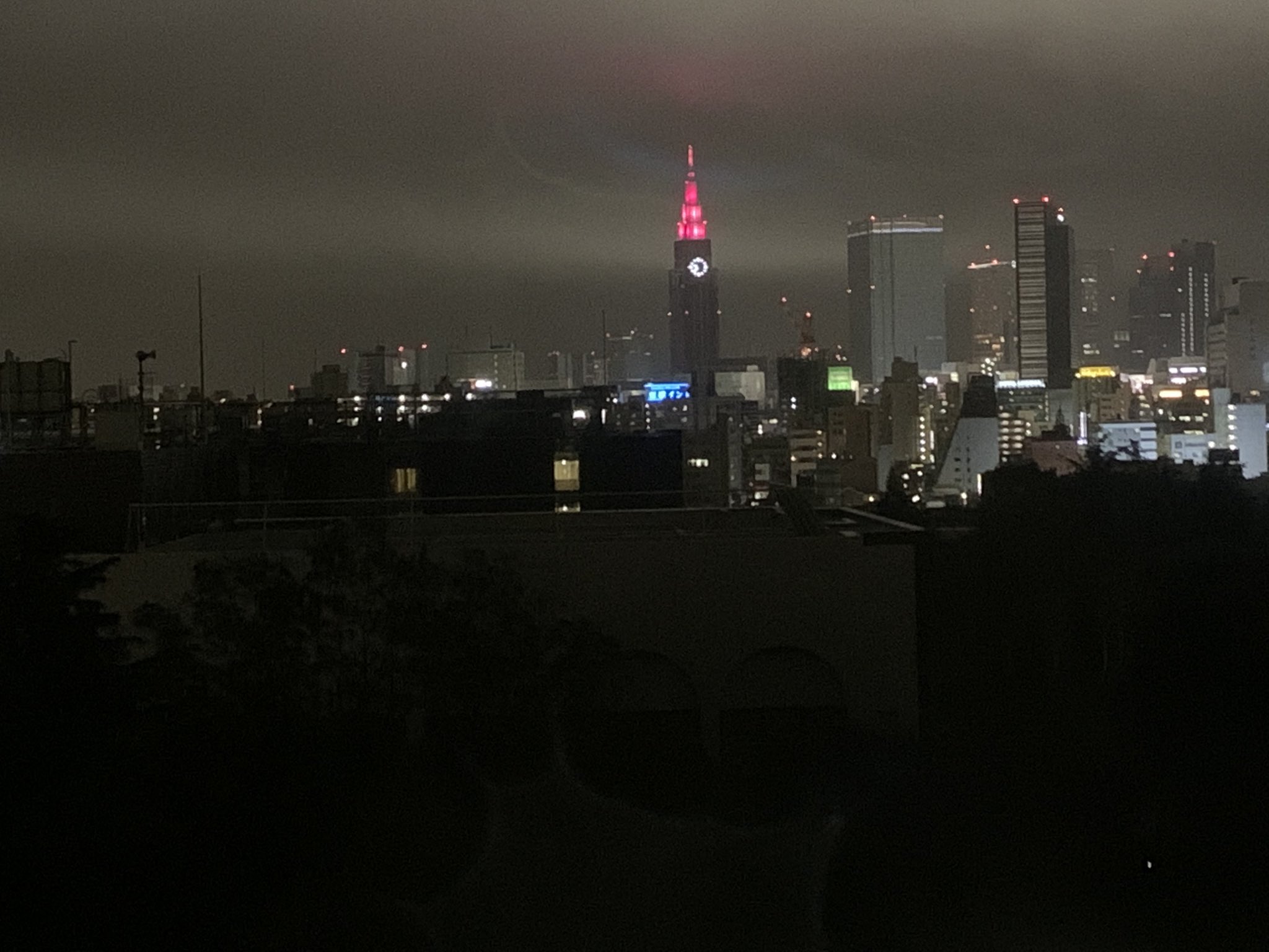 台風の目にはいった 急に静かに Twitter