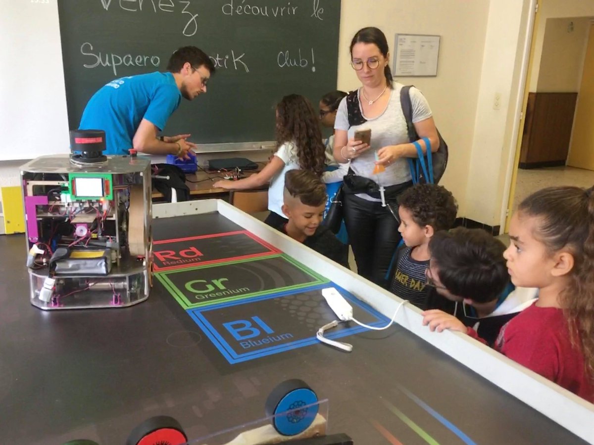 SupaeroRobotik's tweet photo. Le club présente ses robots de la coupe 2019 lors des #IsaeSupaeroJPO !
Passez nous voir ! https://t.co/nH4ERGiOOR