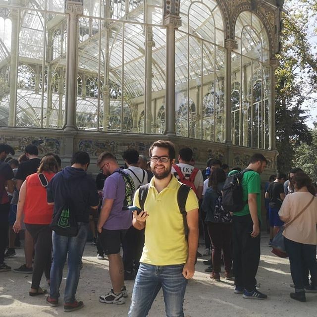 llavatamanta's tweet photo. Aquí... Con mis amistades cazando Pokémon #PokemonGo #Madrid #BillyElliot #VenimosAVerAJuanki https://t.co/i9sa6Wzpz2 https://t.co/ru7o5b7685