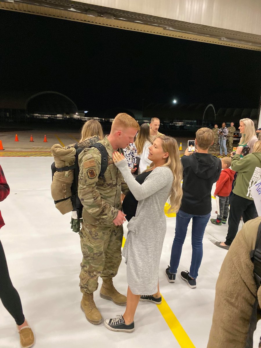 becs42's tweet photo. Not the best picture BUT my hubs is home 🥰 #deploymentdone #finally #homecoming https://t.co/HdYpymDy2c
