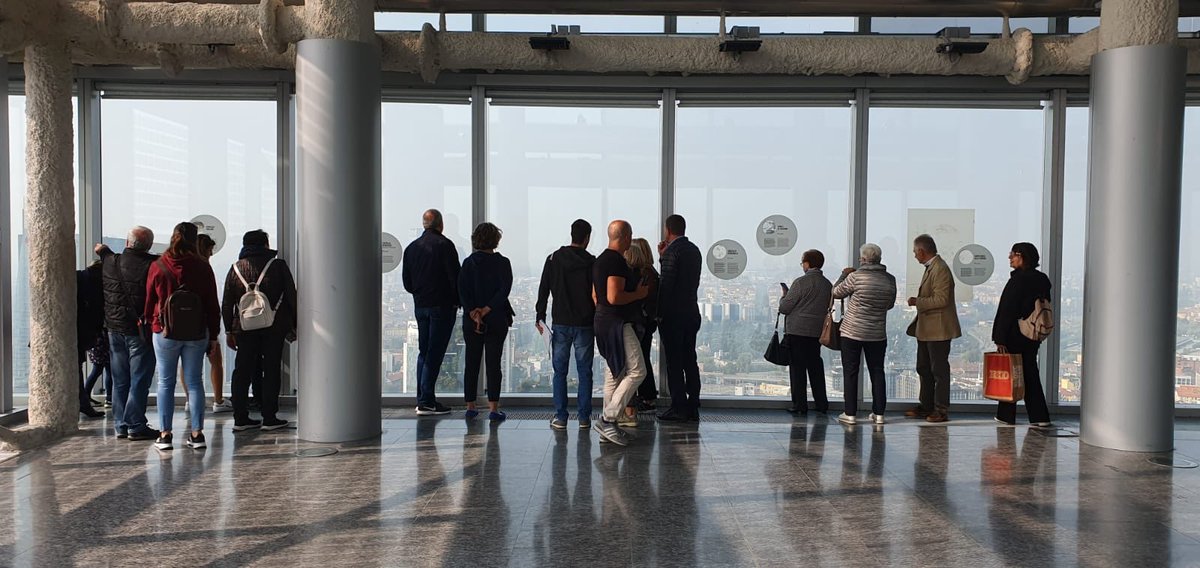 faimilano's tweet image. Cosa fate questo pomeriggio? Sono tantissimi i beni aperti eccezionalmente per le #giornateFAI d’autunno. Qui uno scatto in diretta da Palazzo Lombardia.